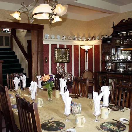 The Jabberwock Bed & Breakfast-2